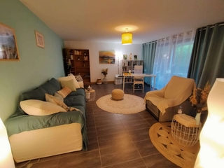 Le cabinet est un espace chaleureux et accueillant.